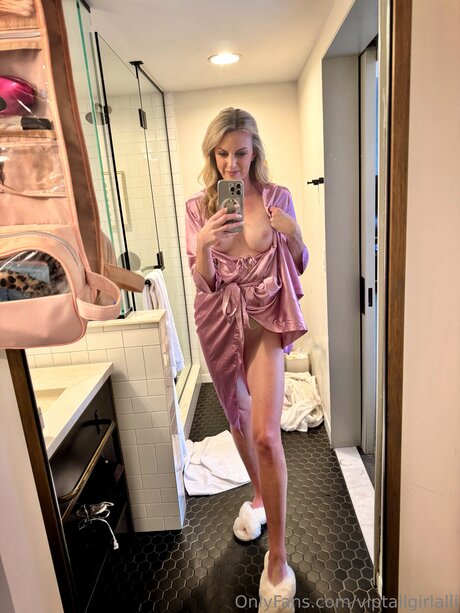 Viptallgirlalli model nudes photo