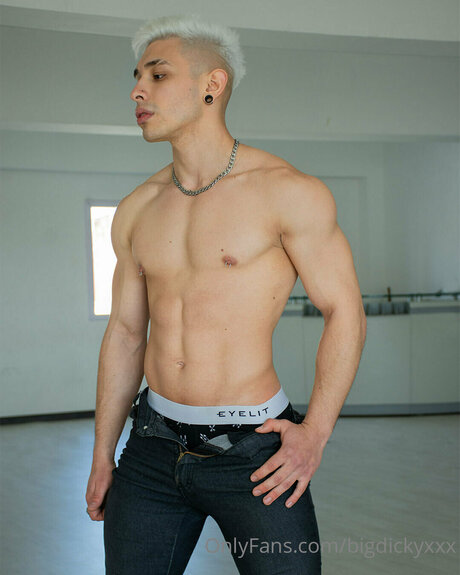 Tomas Rager pornographic model pic