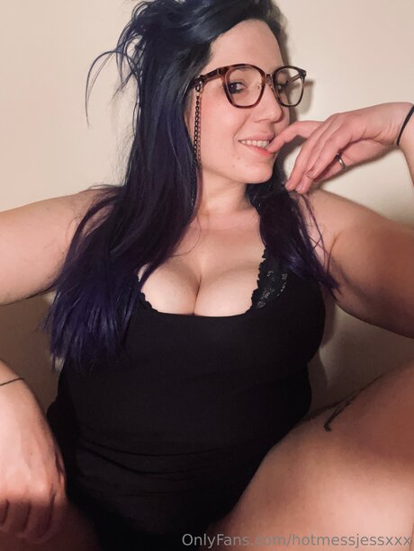 Hotmessjessxxx model adult pics