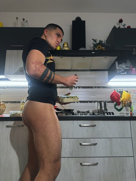 Ardyn Ren sexy star image