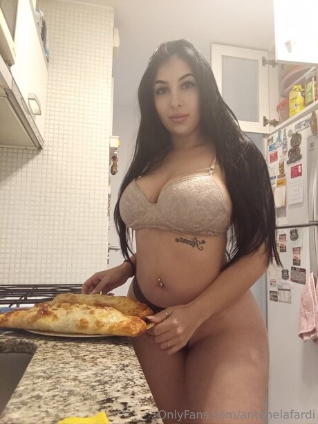 Antonelafardi star erotic picture