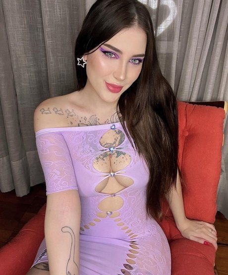 Gabriela Zambrozuski nude star img