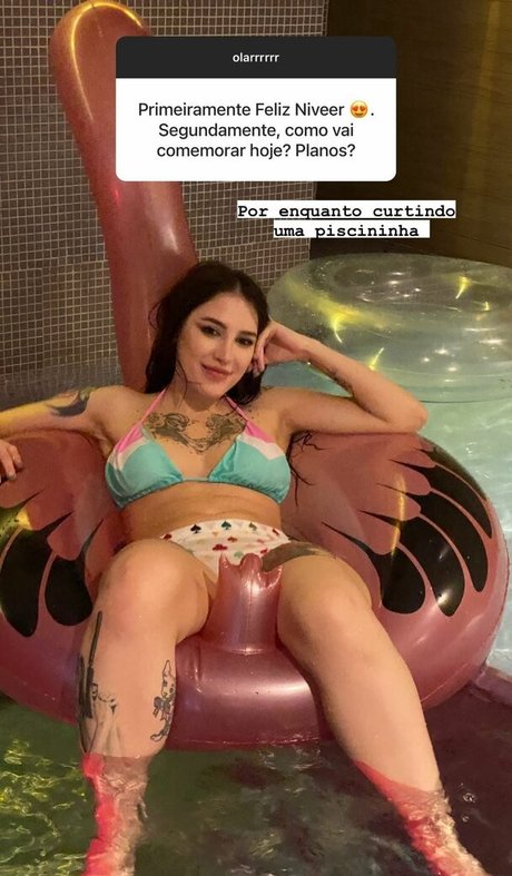 Gabriela Zambrozuski naked model photo