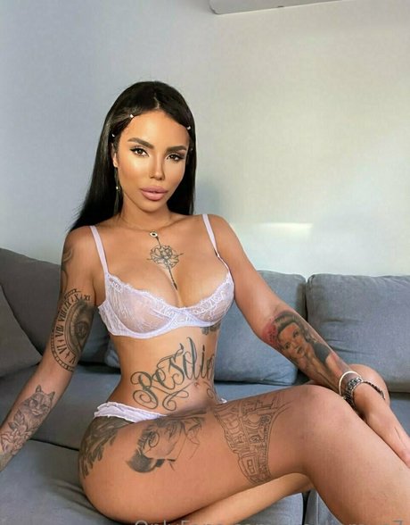 ameliereve7 hd star img