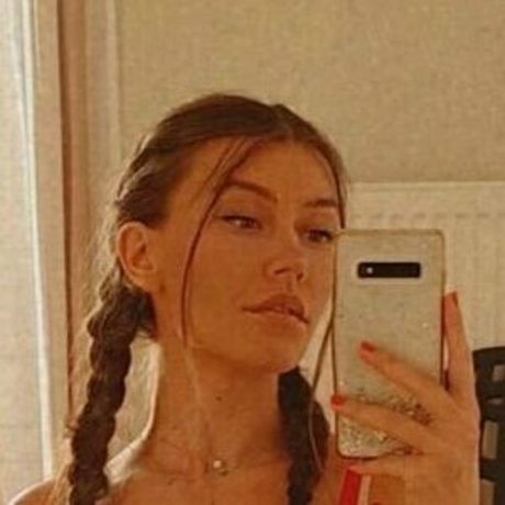 candycatcris pornstar hot pic