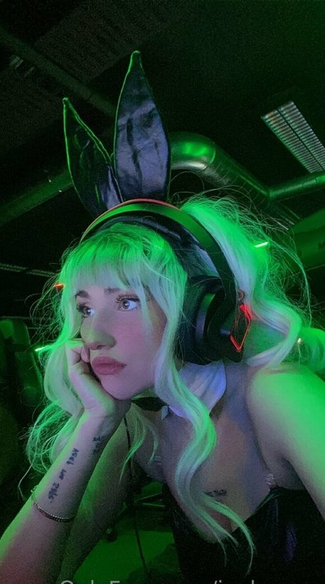 joelenesa art star pic