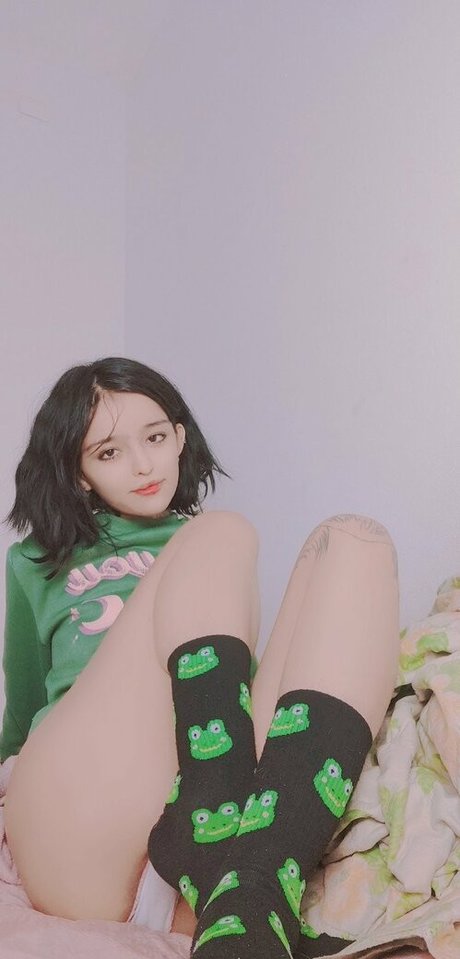 Loolizinhareal sexy model image