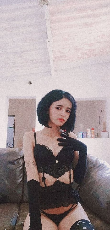 Loolizinhareal model porn photo