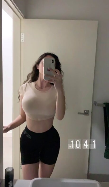 Mayroon Kawash adult model galleries