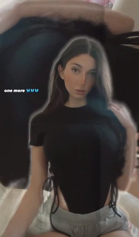 Mayroon Kawash erotic star img