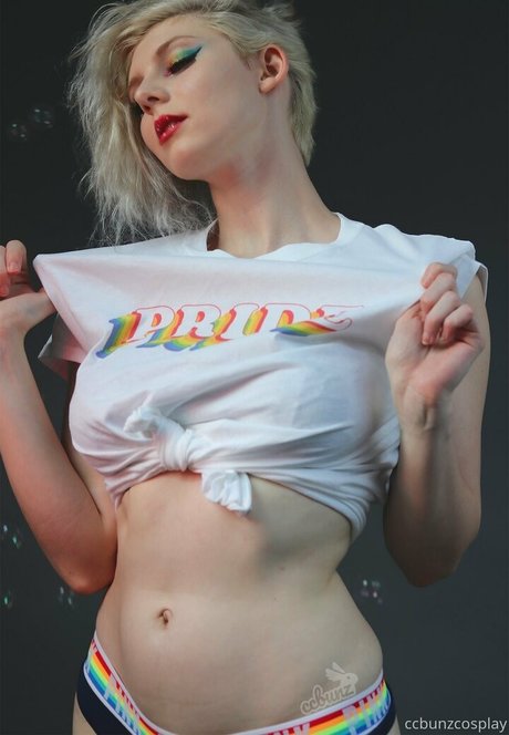 flat chested onlyfans exclusive pictures