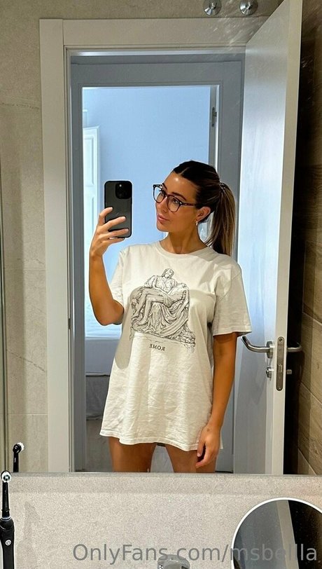 Msbellla star hot pic