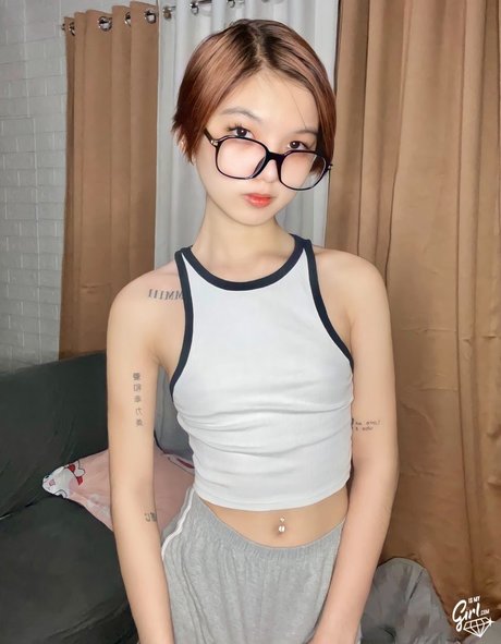 Bhel Esguerra model naked photos