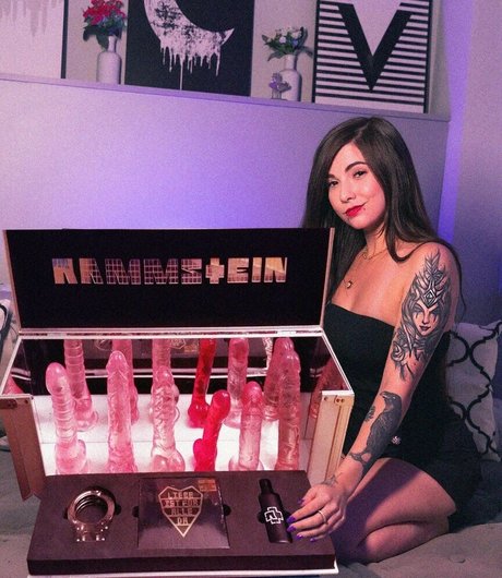 Nicole Diretora naked actress img