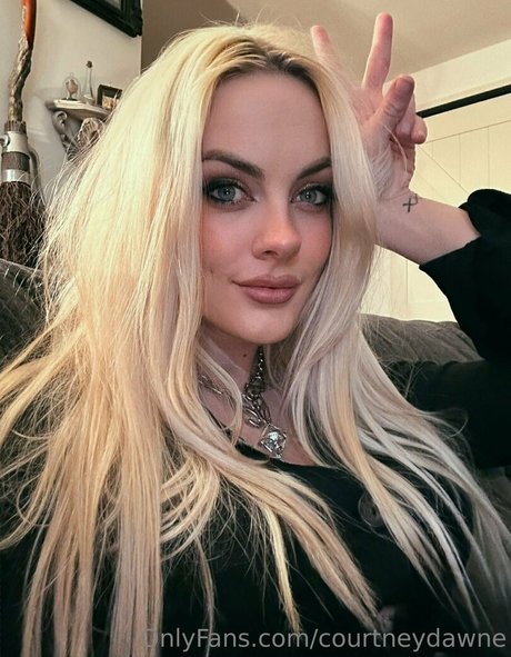 courtneydawne naked actress pic