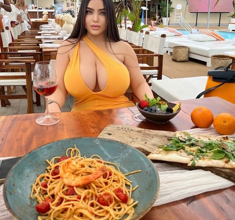 college girl onlyfans exclusive images