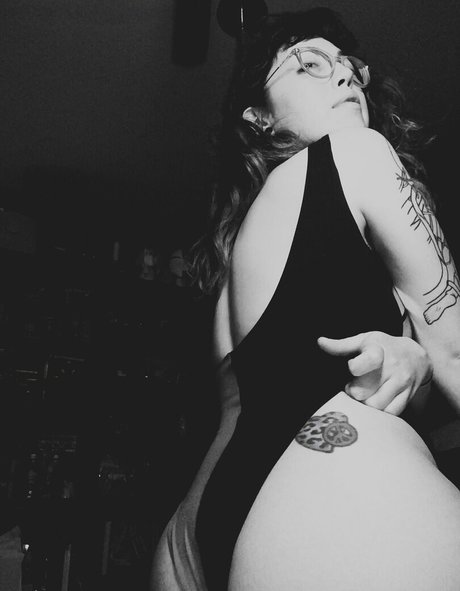 rueeruee model high quality galleries