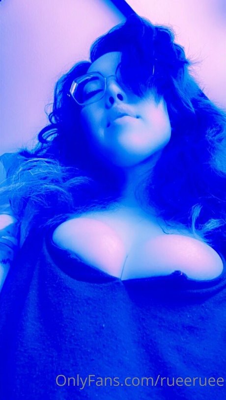 rueeruee perfect actress pics