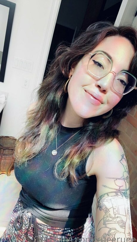 rueeruee pornstar art images