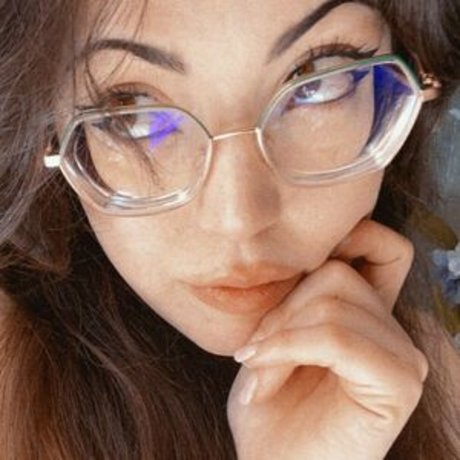 rueeruee model high quality photos