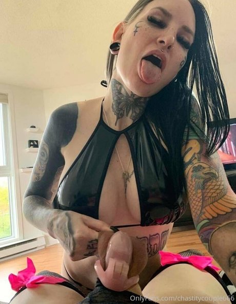 army milf onlyfans erotic photo