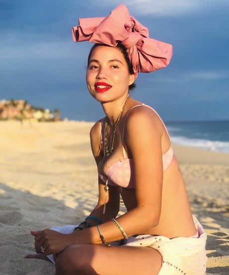 Jurnee Smollett sex model pictures