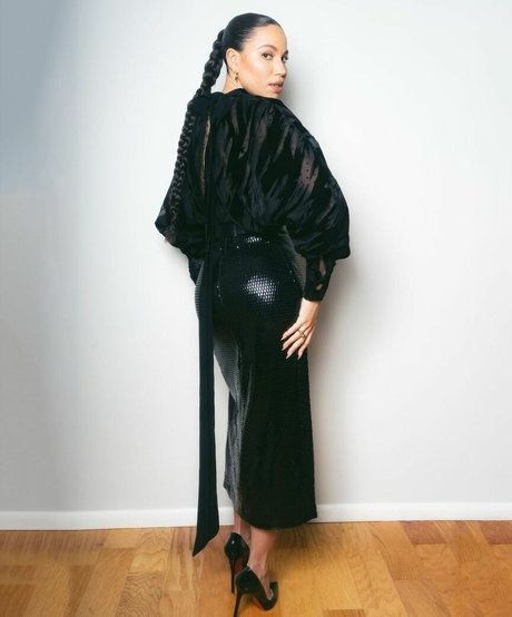 Jurnee Smollett erotic model gallery