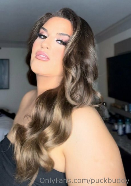 puckbuddy star hot photos