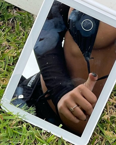 simmykk erotic actress img