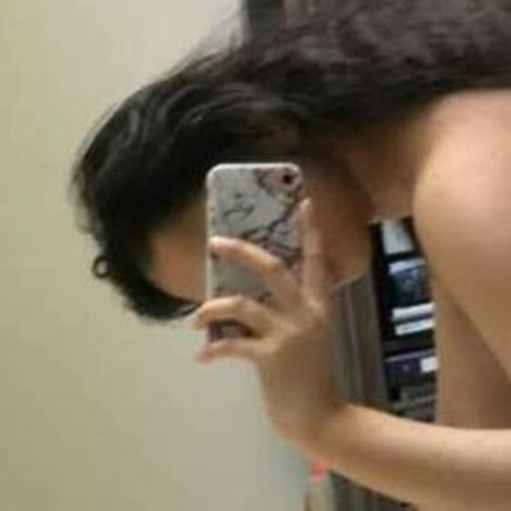 DidntSeeThatCumming_ model adult img