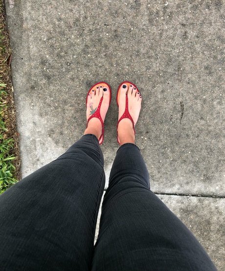 tallnerdywoman pretty star pic