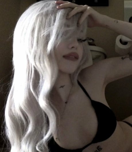 foulbones hot model pics