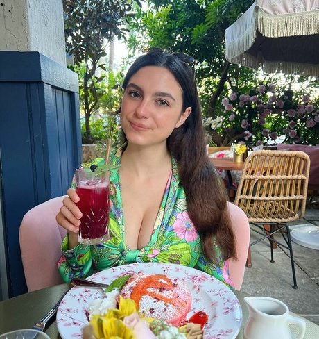 Theresa nudes model photo