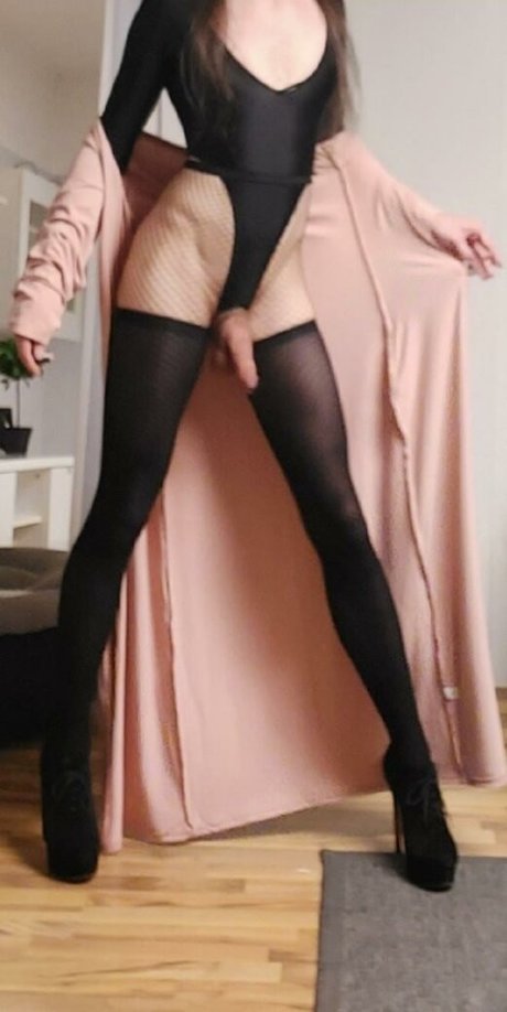 justMiia beautiful model pics