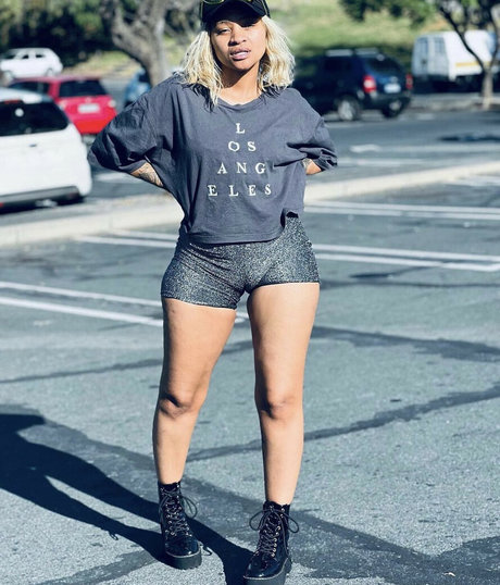 Arrie Cakes exclusive star galleries