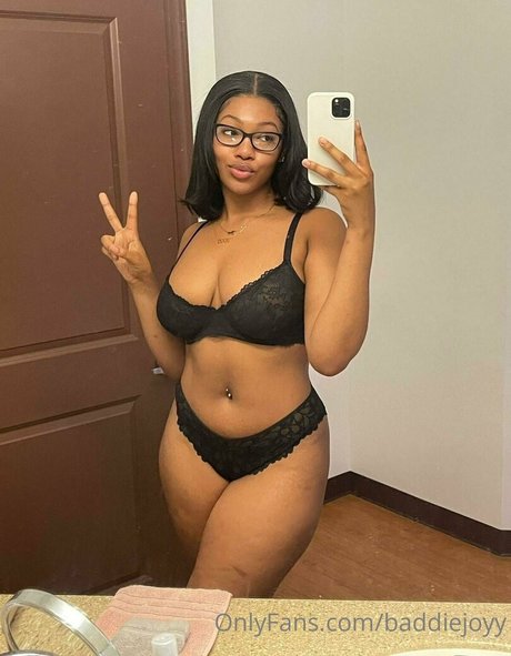 baddiejoyy model beautiful pics