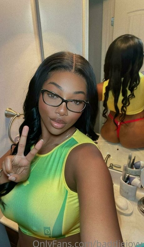 baddiejoyy erotic star image