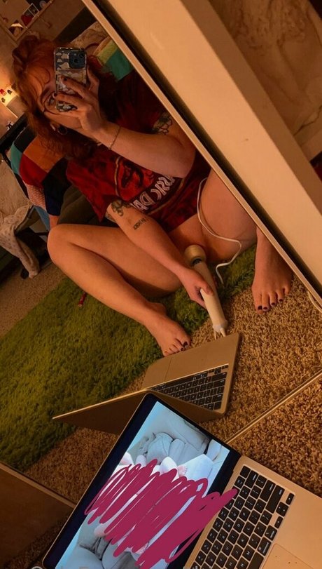 thiccameron naked star galleries