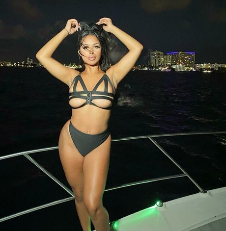 Amira Khalil top model archive