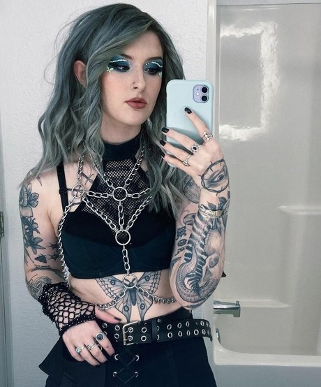 Mothica pornstar erotic photo