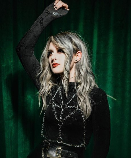 Mothica top model photo