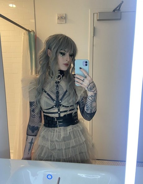 Mothica sexy star pic