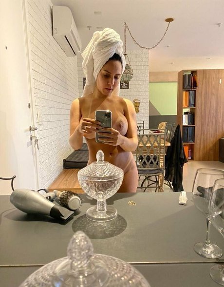 melaooficial erotic star image