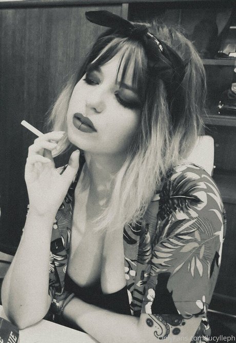 lucylleph naked star photos