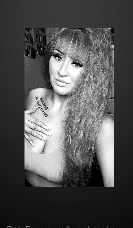 Teenbrookexxx porn model photos