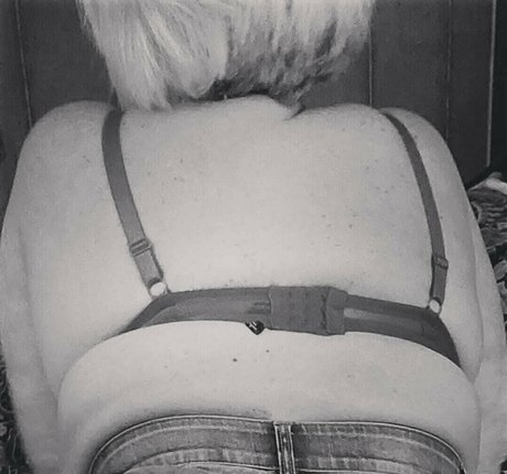 queenkarma4871 model adult pics