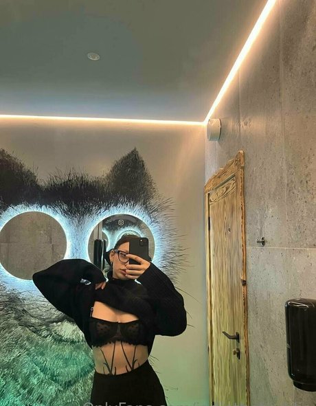 jadiethebaddie model picture