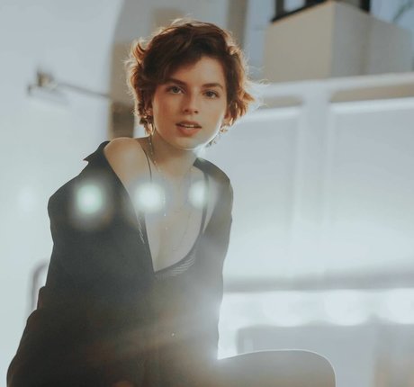 Karina Martins star art gallery