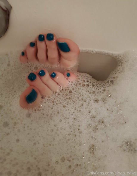 sloan paws model naked pictures