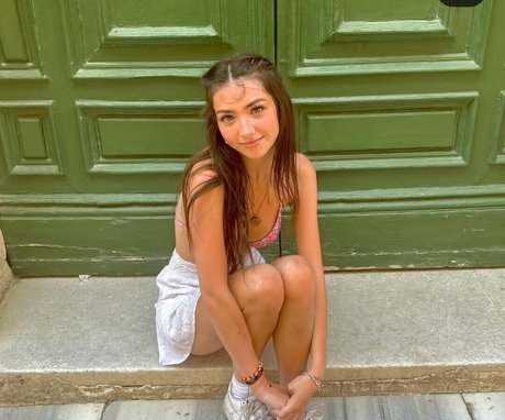 Lyzzahh sexy actress photos